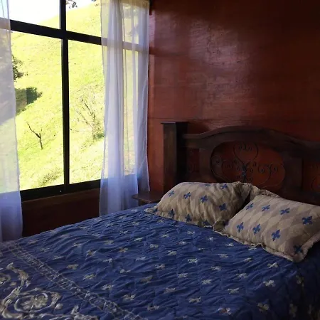 Navarro Mountain Cartago Exterior photo